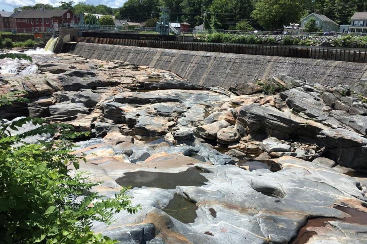 Blooming Inn Shelburne Falls ภายนอก รูปภาพ