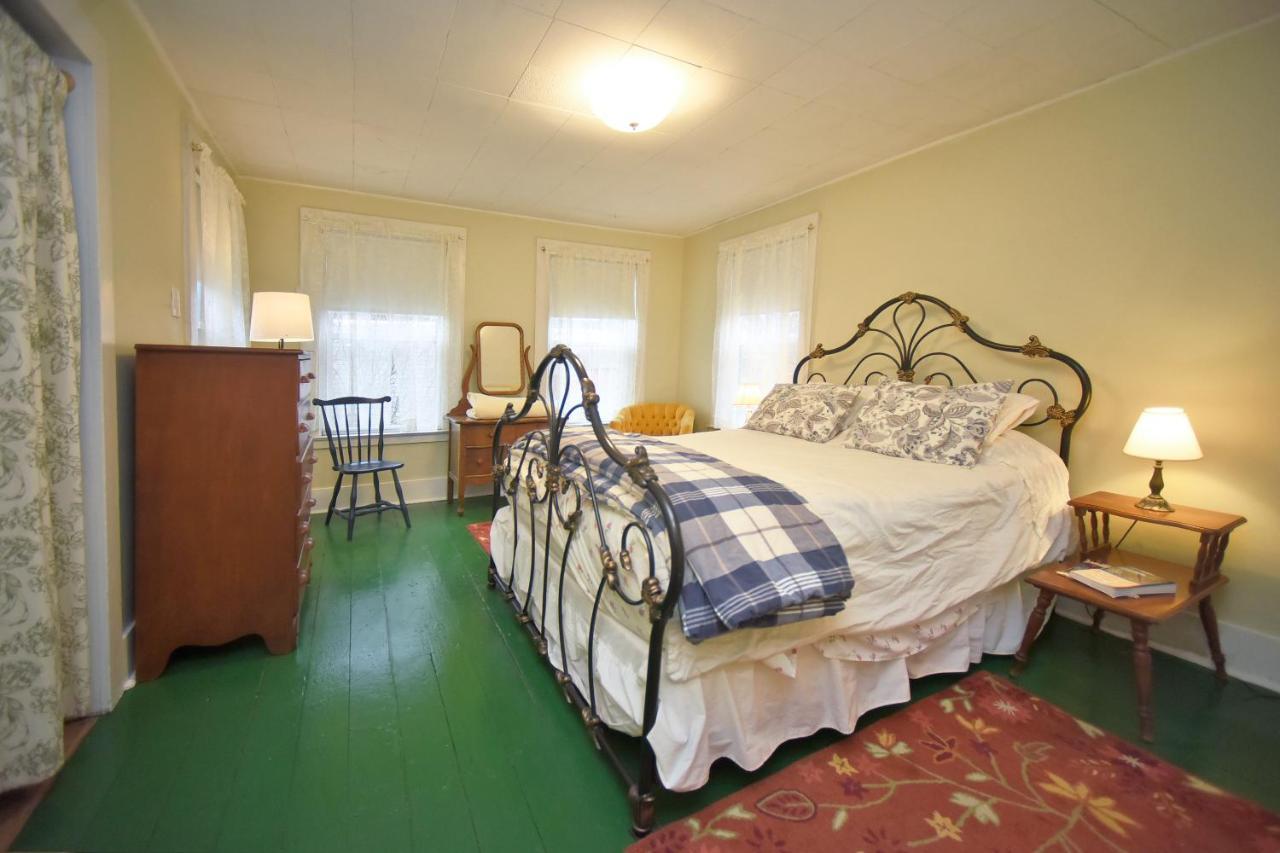 Blooming Inn Shelburne Falls ภายนอก รูปภาพ